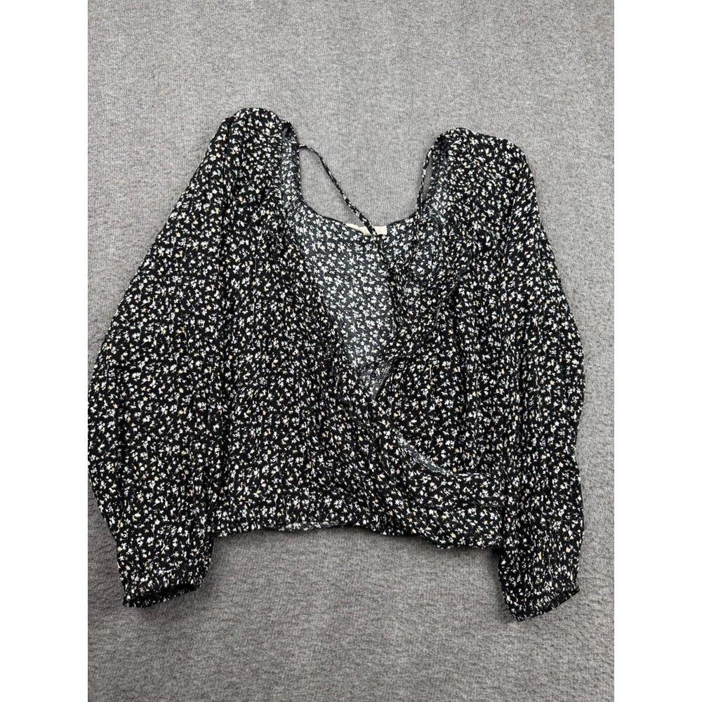 Altar'd State Women's Size XS‎ Black & White Flower Print Wrap Top Long Sleeve